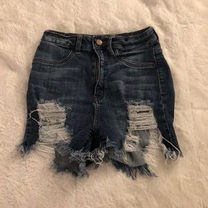 High waisted distressed short